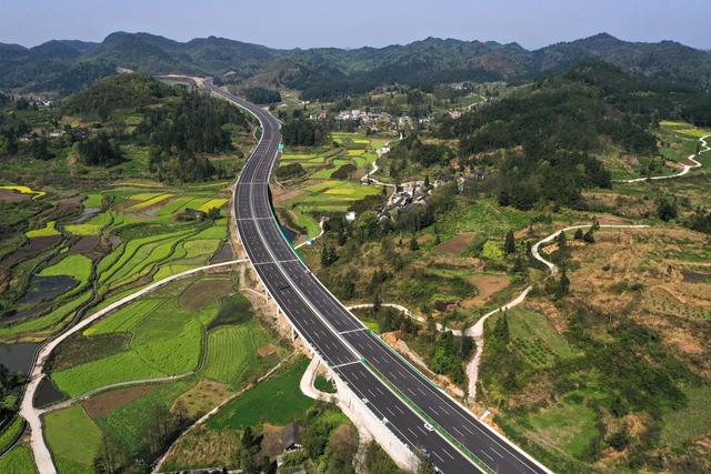 貴黃高速（貴陽(yáng)至黃平高速公路）