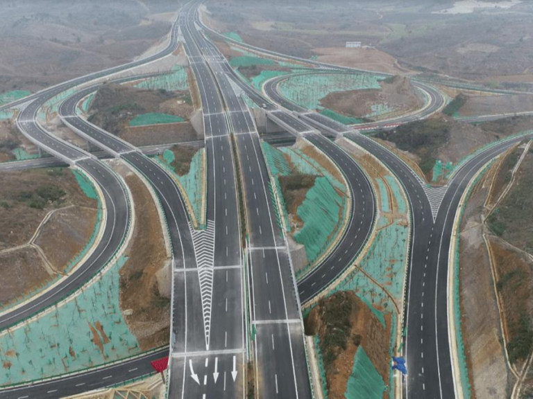 瀘西至丘北至廣南至富寧高速公路