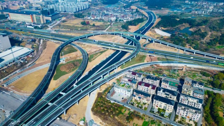 義東高速（浙江首條穿越城市主城區(qū)的高速公路）