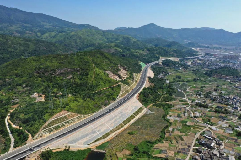蒼高速公路（龍麗溫至甬臺(tái)溫復(fù)線(xiàn)聯(lián)絡(luò)線(xiàn)）